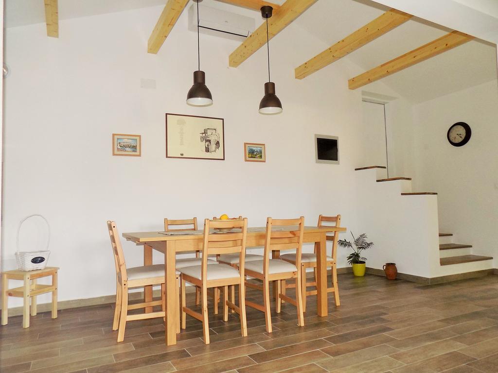 Apartment Thea Pula Bagian luar foto