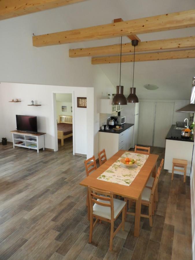 Apartment Thea Pula Bagian luar foto